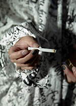 uka×リミ フゥ“黒を探求”した限定ブラックネイル全3色、ポーチ付きセットも｜写真10