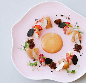 東京ミッドタウン「巨大なデジタルアート庭園」が出現、カラフル提灯の下で味わうアートなグルメも｜写真7