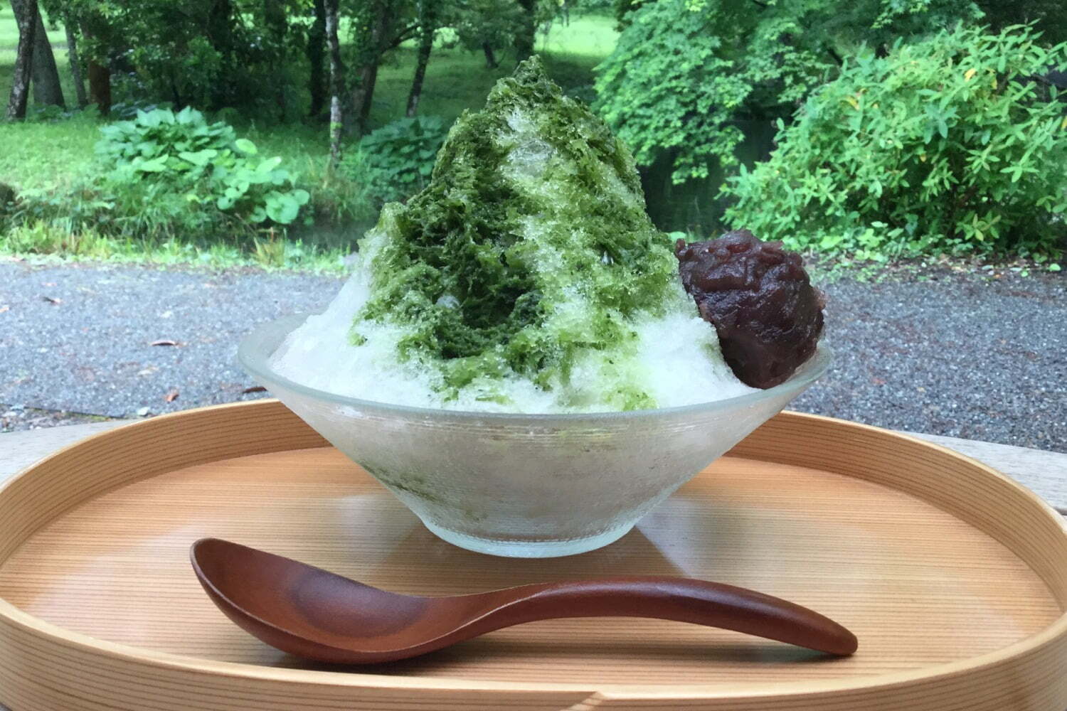 神楽坂 茶寮 のかき氷 自家製宇治抹茶シロップ 小豆をたっぷりと 練乳苺も ファッションプレス