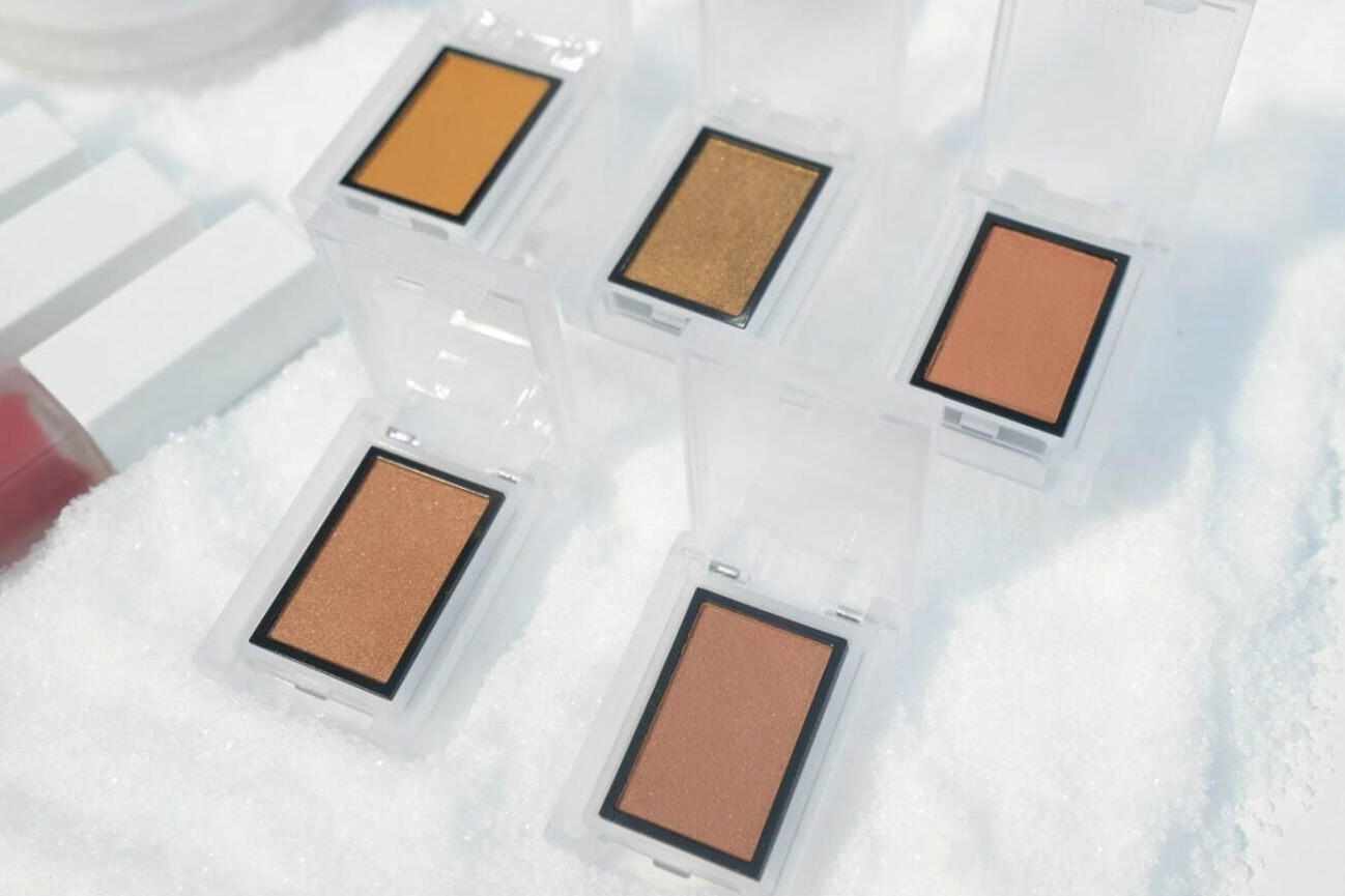 レイヤード｜セルヴォーク21年秋コスメ、“雪解け”時の大地風アイカラー＆“氷河”のようなブルーアイライナー