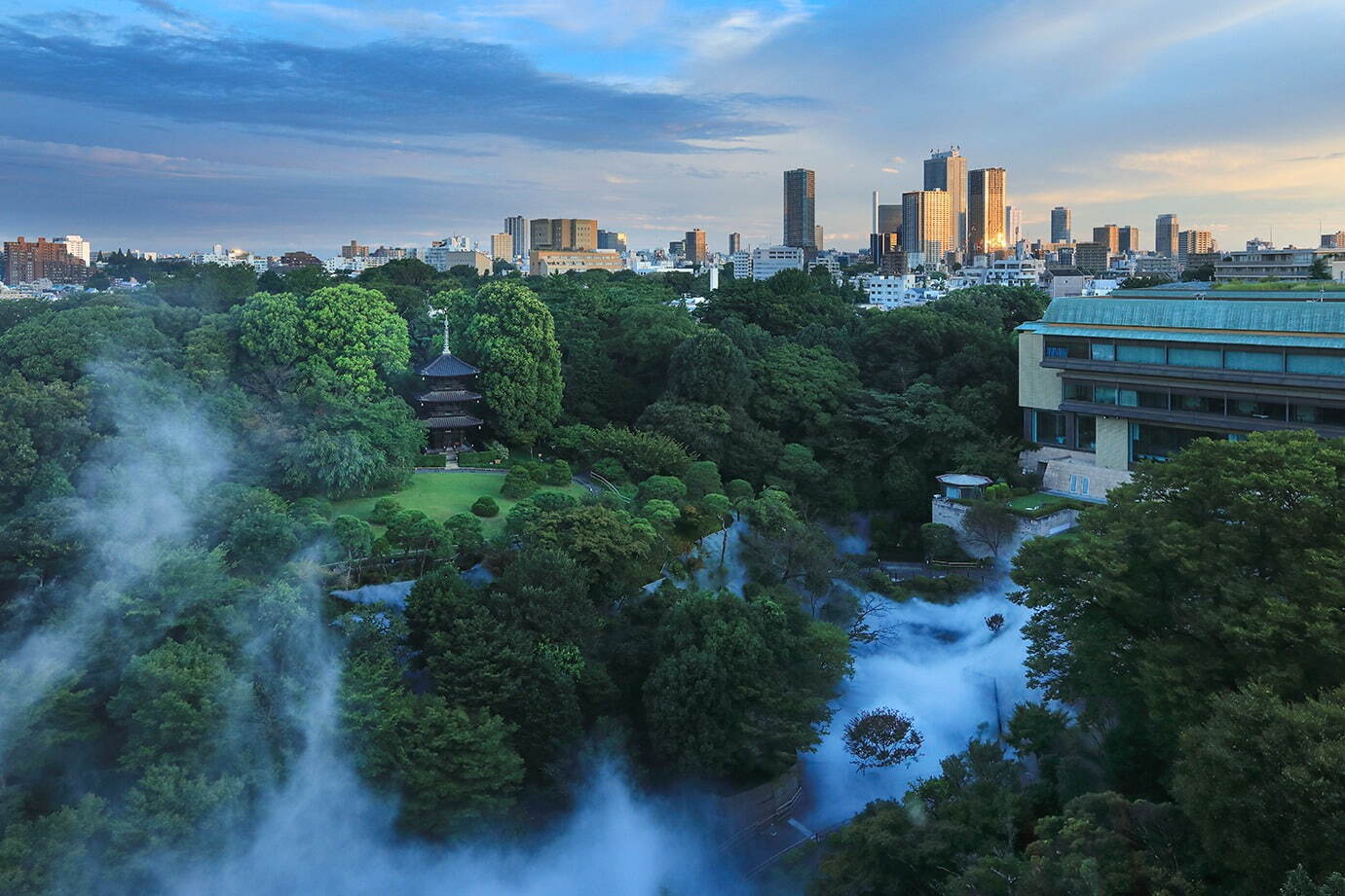 ホテル椿山荘東京の庭園がミスト量120％の「“涼”雲海」に、江戸風鈴や竹籠灯りと楽しむ夏の涼｜写真6
