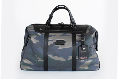 ミハラヤスヒロ×TUMI、京都・西陣織のバックパック＆キャリーバッグ登場