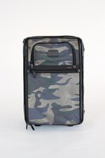 ミハラヤスヒロ×TUMI、京都・西陣織のバックパック＆キャリーバッグ登場｜写真19