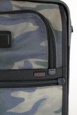 ミハラヤスヒロ×TUMI、京都・西陣織のバックパック＆キャリーバッグ登場｜写真22