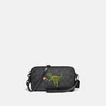 コーチ“スポーツ姿”の恐竜レキシ―柄トート＆三つ折り財布など、野球やサーフィンがモチーフ｜写真22