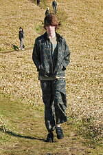 ホワイトマウンテニアリング 2022年春夏メンズコレクション - 都市生活に馴染むアウトドアウェア｜写真1