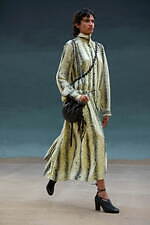 ルメール 2022年春夏コレクション - 自由さと心地よさを纏い、豊かな想像力の世界へ｜写真1