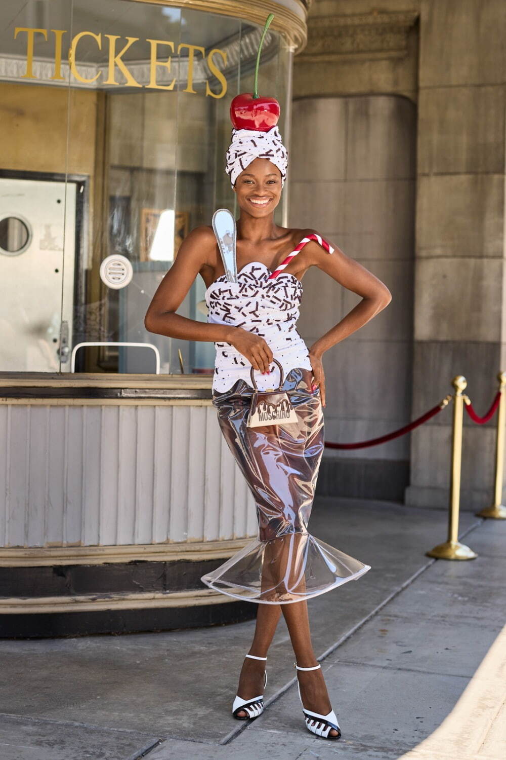 モスキーノ(MOSCHINO) 2022年春夏ウィメンズ&メンズコレクション  - 写真64