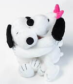 「スヌーピー in 銀座 2021」銀座三越で、笑顔いっぱいのスヌーピーを配したピンバッジや豆皿など｜写真1