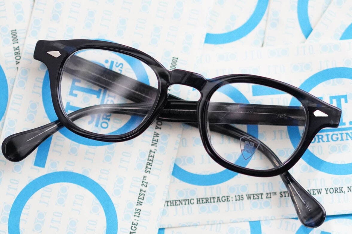 50年代デザイン｜ジュリアス タート オプティカル「AR」にコンティニュエ別注の限定カラー“ブラック ササ”