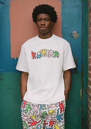 H&M×キース・ヘリング - メンズグラフィックTシャツやカラフル総柄シャツ、スニーカーも｜写真2