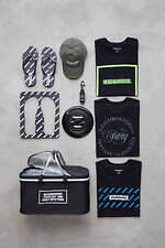 ネイバーフッド ブックストア、クーラーボックスなどロゴ入りアウトドアグッズ＆ウェア｜写真23