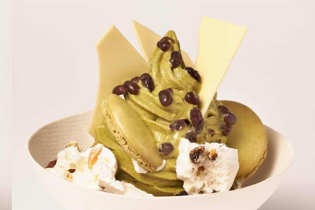 「Made in ピエール・エルメ」“初”抹茶やマンゴーのマカロンソフト全種揃う新店、羽田空港に