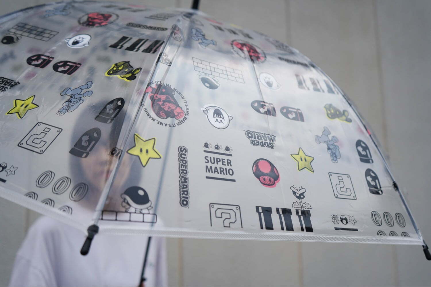Wpc.×任天堂「スーパーマリオ」のビニール傘再び！テレサ＆クリボーも潜む総柄デザインで