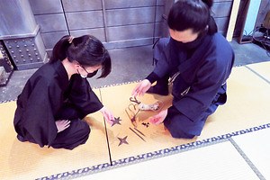 東京初 忍者体験施設 浅草 雷門に 本物の忍者による手裏剣 忍道体験など ファッションプレス