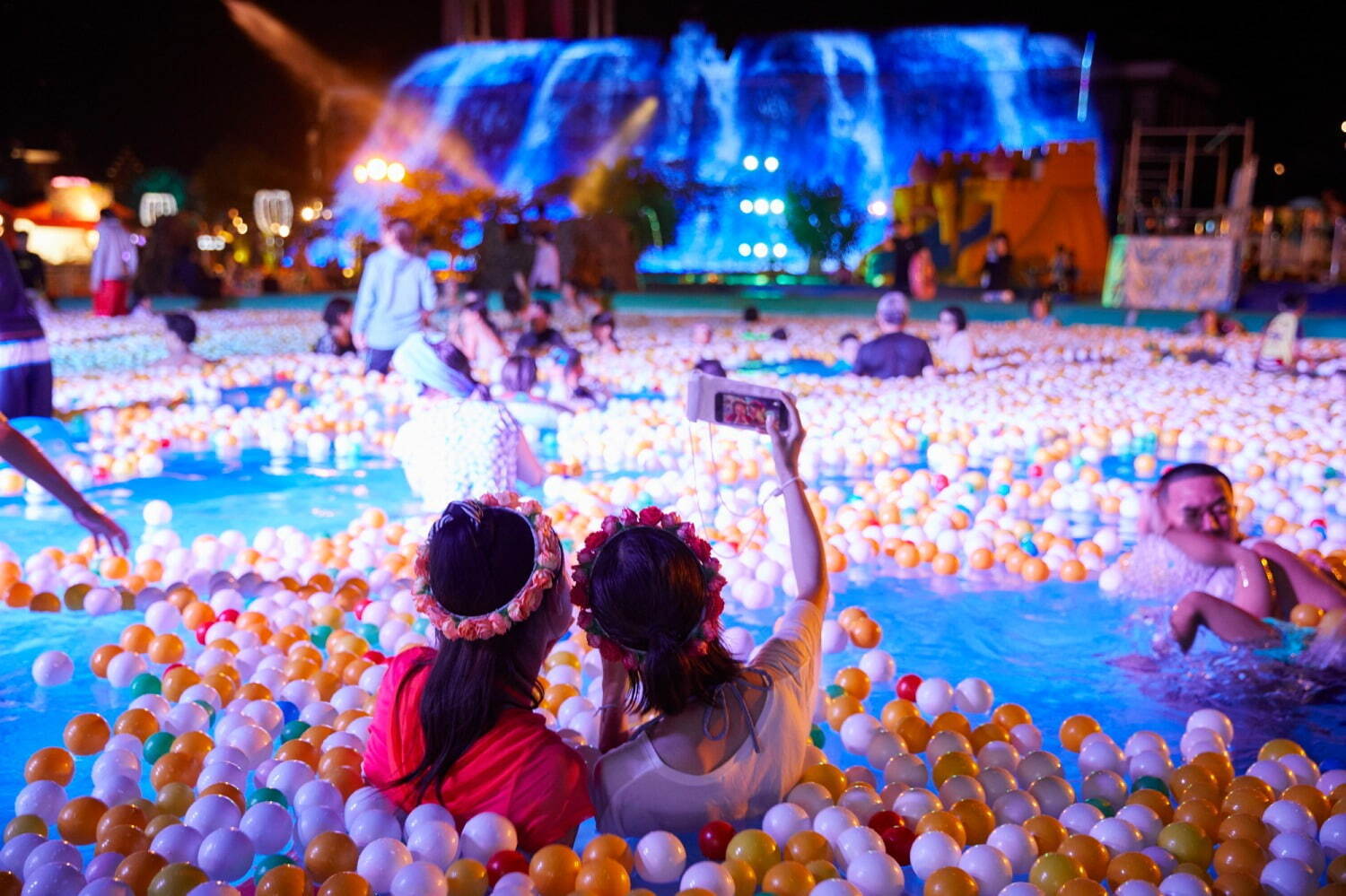 長崎・ハウステンボスの夏イベント - ナイトプールや全長65m巨大スライダー、3千発の打ち上げ花火｜写真8