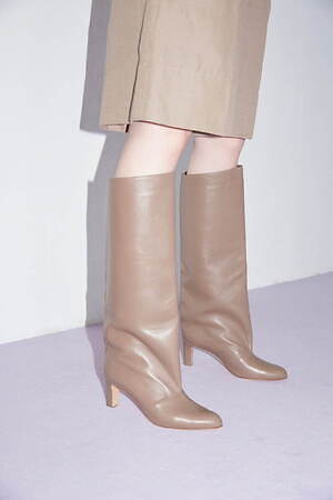 ネブローニ(NEBULONI E.) 2021-22年秋冬ウィメンズコレクション  - 写真5