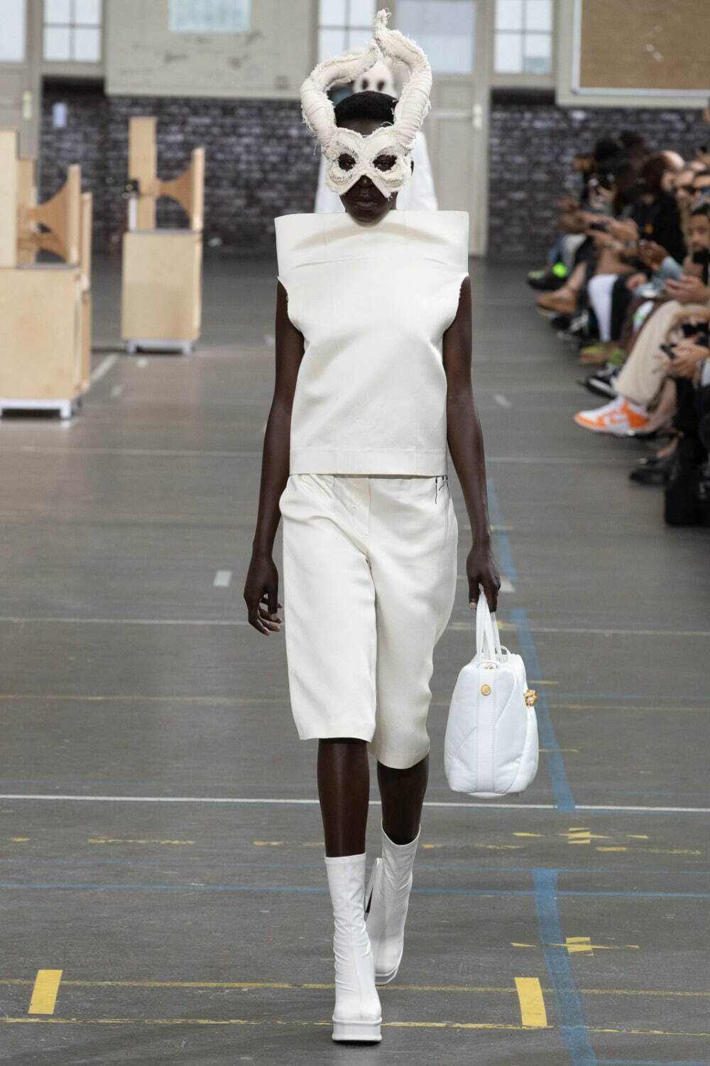 オフ-ホワイト (OFF-WHITE) 2021-22年秋冬ウィメンズ&メンズ ...