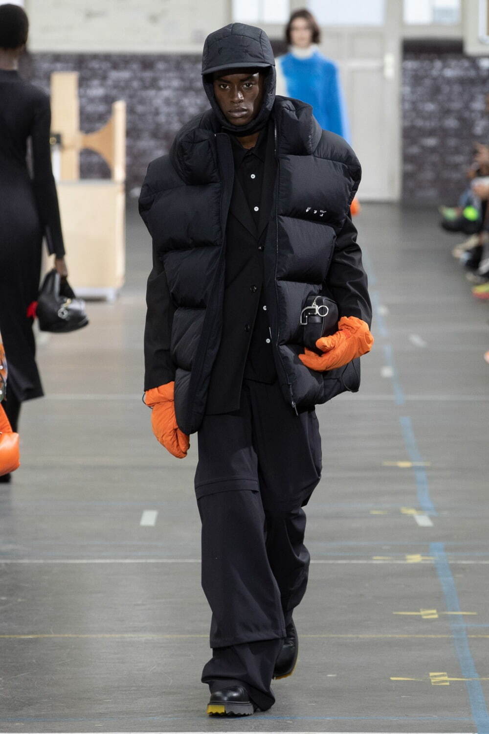 オフ-ホワイト (OFF-WHITE) 2021-22年秋冬ウィメンズ&メンズ ...