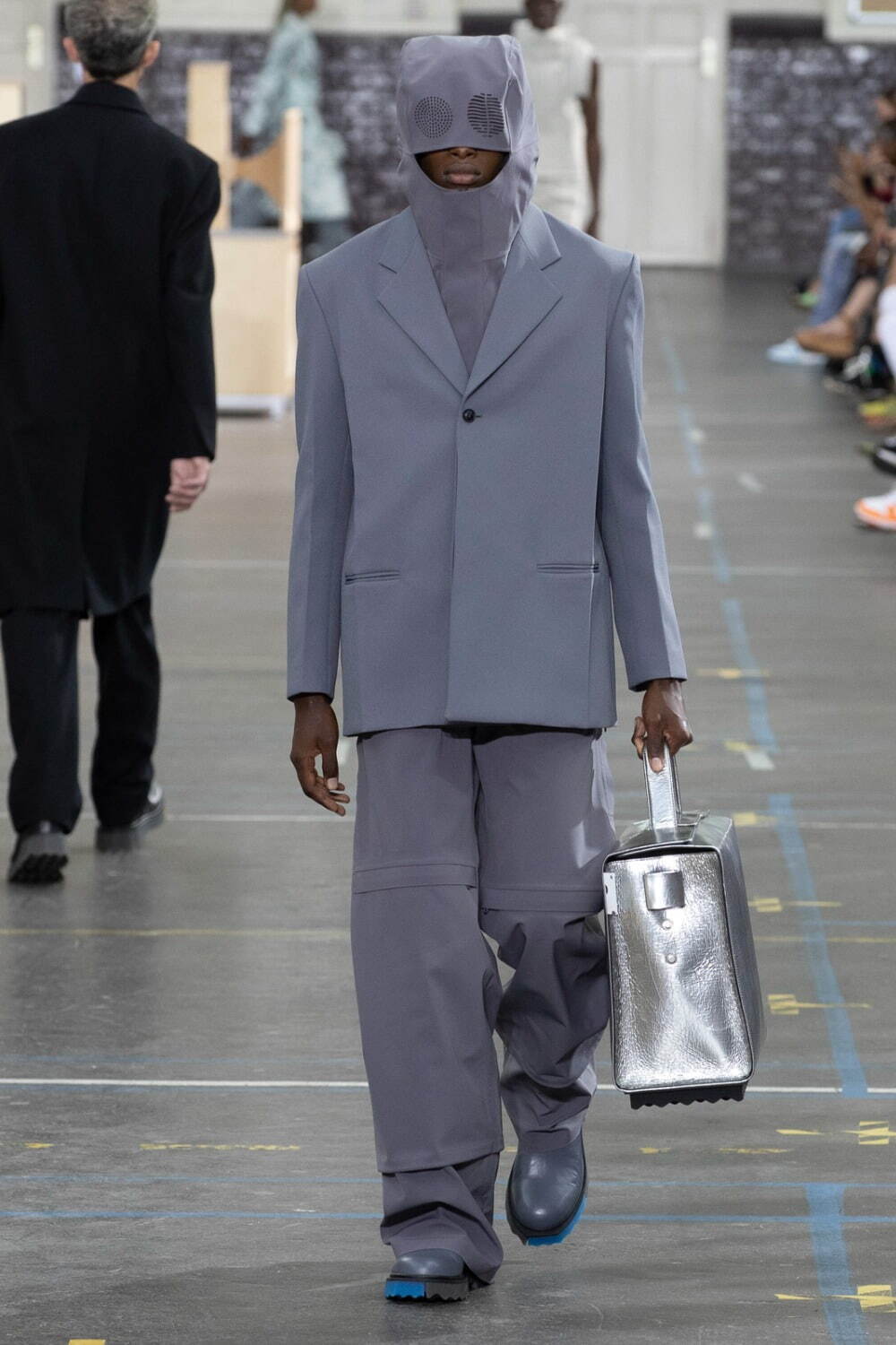 オフ-ホワイト (OFF-WHITE) 2021-22年秋冬ウィメンズ&メンズ ...