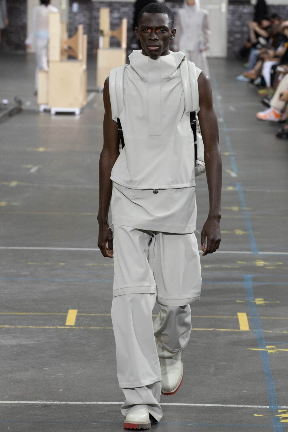 オフ-ホワイト (OFF-WHITE) 2021-22年秋冬ウィメンズ&メンズ ...