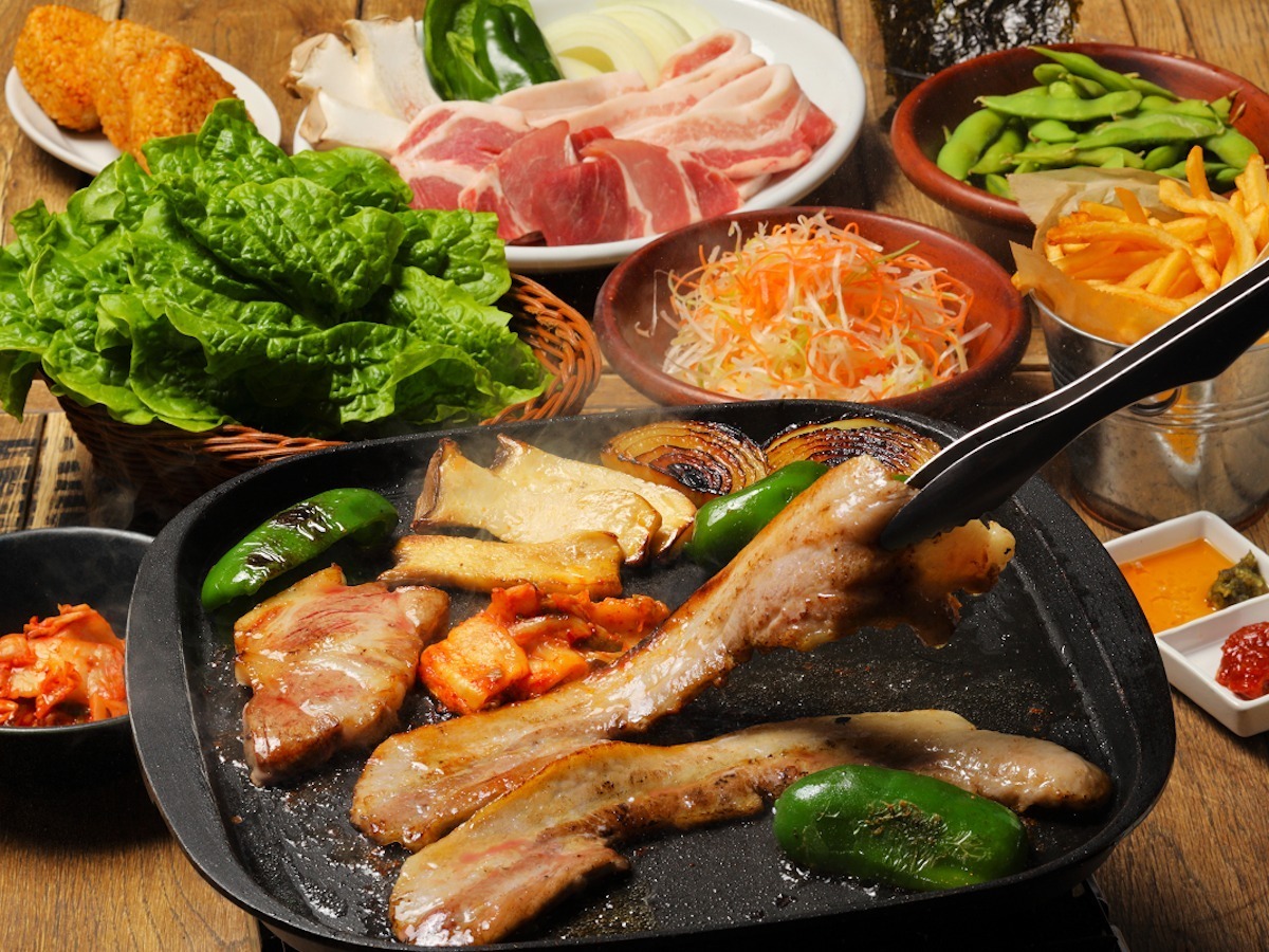横浜赤レンガ倉庫に 手ぶらok の屋外bbq会場 芝生エリアでピクニックも楽しめる夏イベント ファッションプレス 横浜赤レンガ倉庫に 手ぶらok の屋外bbq会場 芝生エリアでピクニックも楽しめる夏イベント ファッションプレス