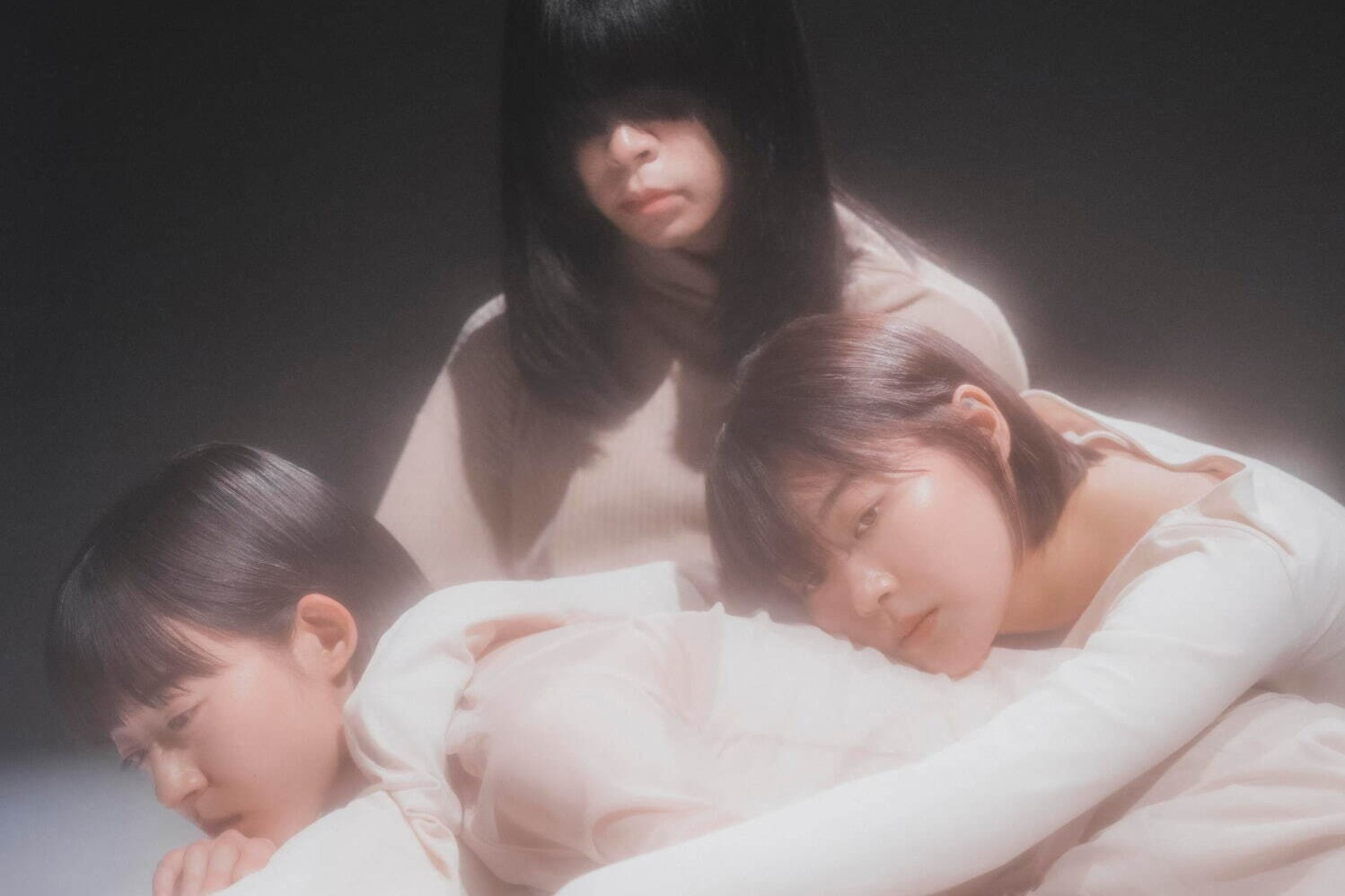 東京事変の最新ベストアルバムcd 総合 群青日和 閃光少女 などヒット ライブ人気曲30曲収録 ファッションプレス 東京事変の最新ベストアルバムcd 総合 群青日和 閃光少女 などヒット ライブ人気曲30曲収録 ファッションプレス