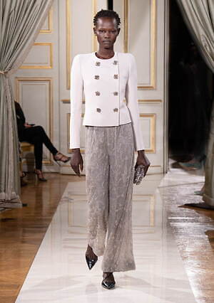 ジョルジオ アルマーニ プリヴェ(GIORGIO ARMANI PRIVÉ) 2021-22年秋冬ウィメンズコレクション  - 写真16