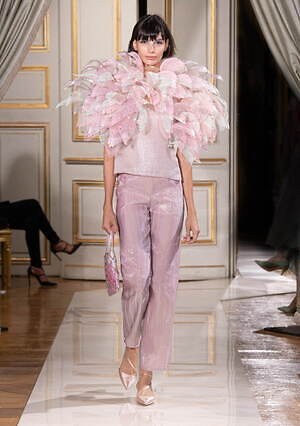 ジョルジオ アルマーニ プリヴェ(GIORGIO ARMANI PRIVÉ) 2021-22年秋冬ウィメンズコレクション  - 写真33