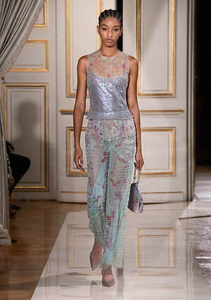 ジョルジオ アルマーニ プリヴェ(GIORGIO ARMANI PRIVÉ) 2021-22年秋冬ウィメンズコレクション  - 写真63