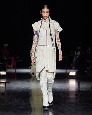 ジャンポール・ゴルチエ バイ サカイ オートクチュール(JEAN PAUL GAULTIER by sacai Haute Couture ) 2021-22年秋冬ウィメンズコレクション  - 写真20