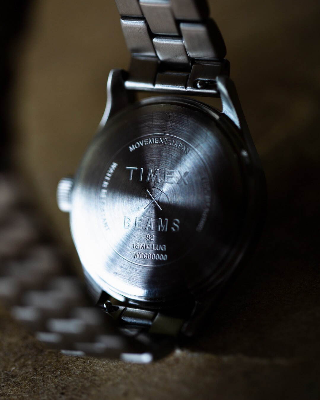 ビームス×タイメックスのコラボ腕時計、特注ステンレスバンド採用のミリタリーウォッチ｜写真5