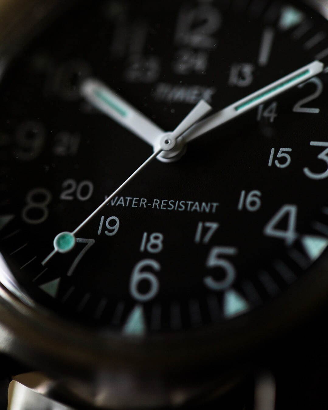 ビームス×タイメックスのコラボ腕時計、特注ステンレスバンド採用のミリタリーウォッチ｜写真8