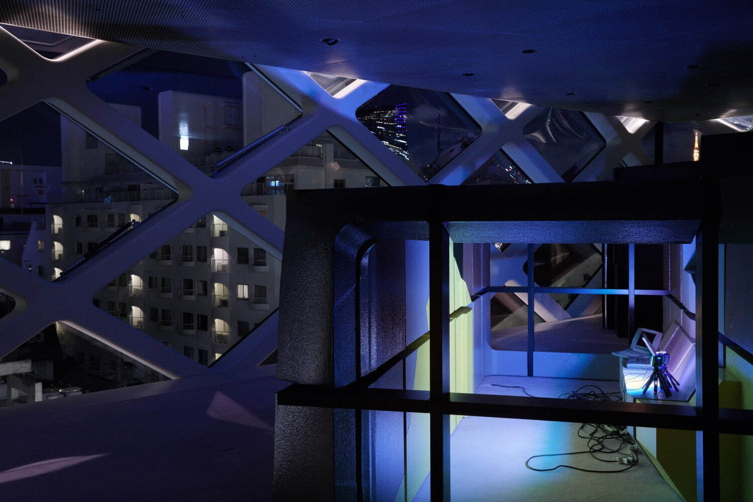 プラダ 青山店で“コンピュータ生成画像”の展覧会 - CGIの“プロセス”を体験する展示空間｜写真18