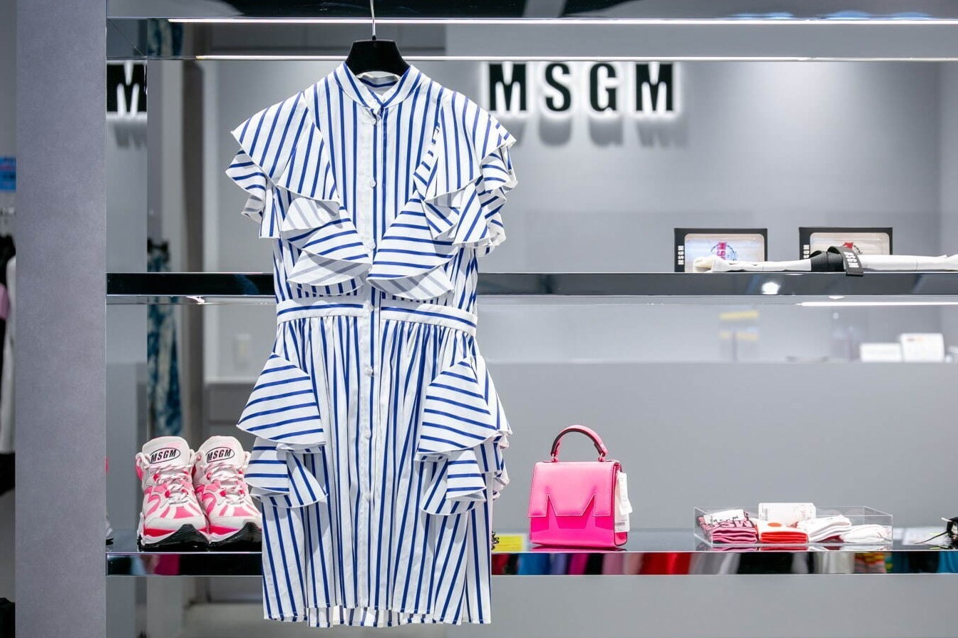 パスザバトン表参道店が 閉店セール 開催 1点モノ の洋服から店舗使用の什器まで ファッションプレス パスザバトン表参道店が 閉店セール 開催 1点モノ の洋服から店舗使用の什器まで ファッションプレス