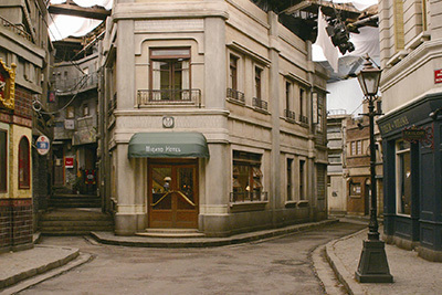 「種田陽平による三谷幸喜映画の世界観展」