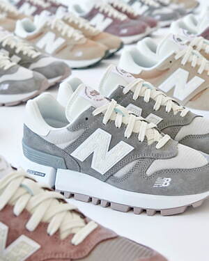 KITH×ニューバランスの新作スニーカー「RC 1300」“KITH”モノグラム入り 