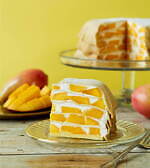 アフタヌーンティー・ラブアンドテーブル“もちもち食感”ミルクレープに完熟マンゴー、メロンパフェも｜写真2