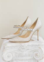 ジミー チュウ“総パール＆クリスタルストラップ”のブライダルサンダルやミュール｜写真14