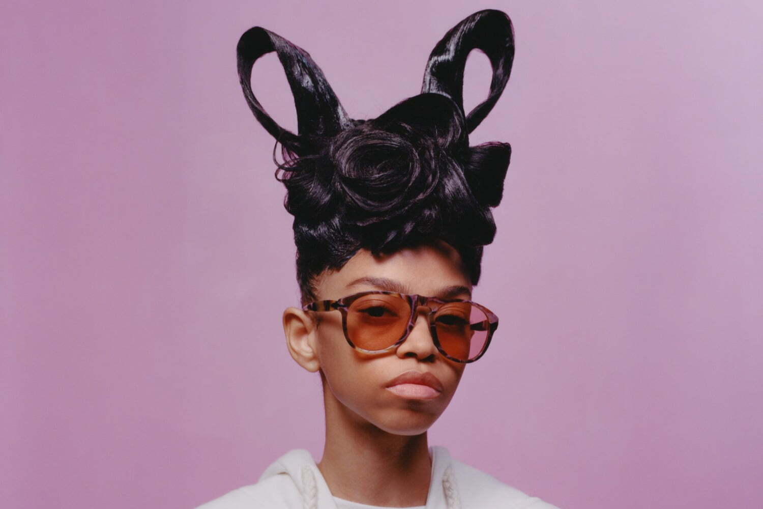 JW アンダーソン×ペルソールのサングラス、鮮やかミックスカラーの「649」と「0009」