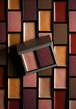 ダズショップ21年秋コスメ「デュオアイシャドウ」クリーム＆パウダー2質感が生む立体ニュアンスアイ｜写真1