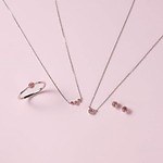 ノジェス(NOJESS), ヨンドシー(4℃), スタージュエリー(STAR JEWELRY), アガット(agete), アベリ(AbHerï), イー・エム(e.m.), サマンサティアラ(Samantha Tiara), アンテプリマ(ANTEPRIMA), ヴァン クリーフ＆アーペル(Van Cleef & Arpels), ポメラート(Pomellato), ジャスティン デイビス(JUSTIN DAVIS), ヴィヴィアン・ウエストウッド(Vivienne Westwood) クリスマスジュエリー2021｜写真6