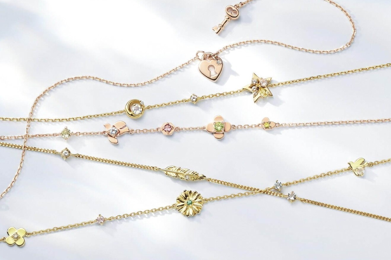 4℃“月や鍵”モチーフのお守りジュエリー、宝石の頭文字でメッセージを伝えるブレスレットも