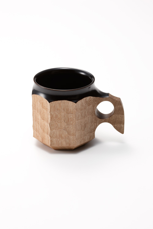 Y’s(ワイズ)と木工作家アキヒロジンが木製マグカップ発売 - デザインと技術力の調和｜写真1