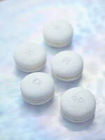 酒粕×マカロン「酒カロン」シークレットから、ブルーチーズ＆オレンジや苺ミルクフレーバー｜写真2