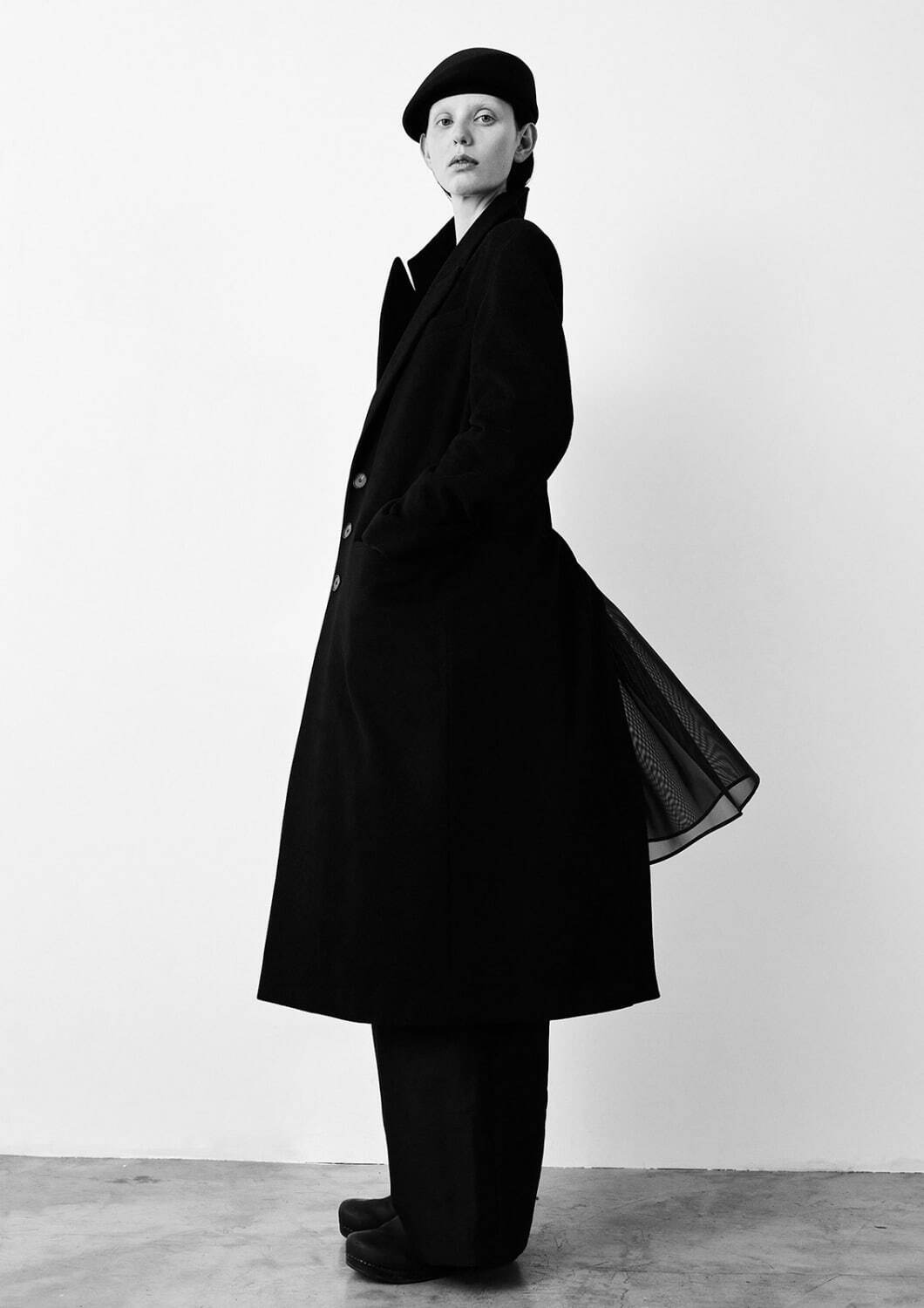 メゾンドリリス 2021-22年秋冬｜ チェスターコート