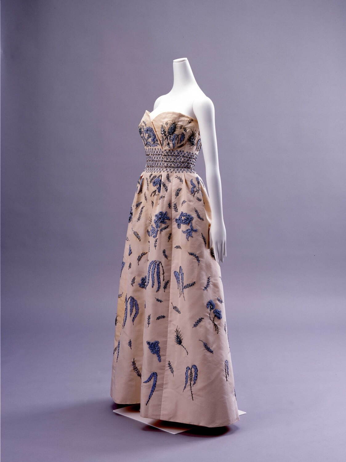 クリスチャン・ディオール《ボール・ガウン》1954年 島根県立石見美術館蔵