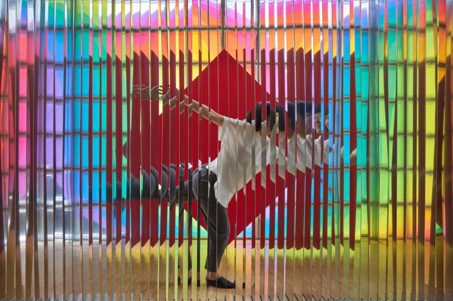 銀座メゾンエルメス ル・フォーラム,エルメス銀座店「ル・パルクの色 遊びと企て」