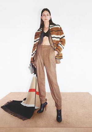 バーバリー(BURBERRY) 2022年リゾートウィメンズ&メンズコレクション シルエット - 写真28