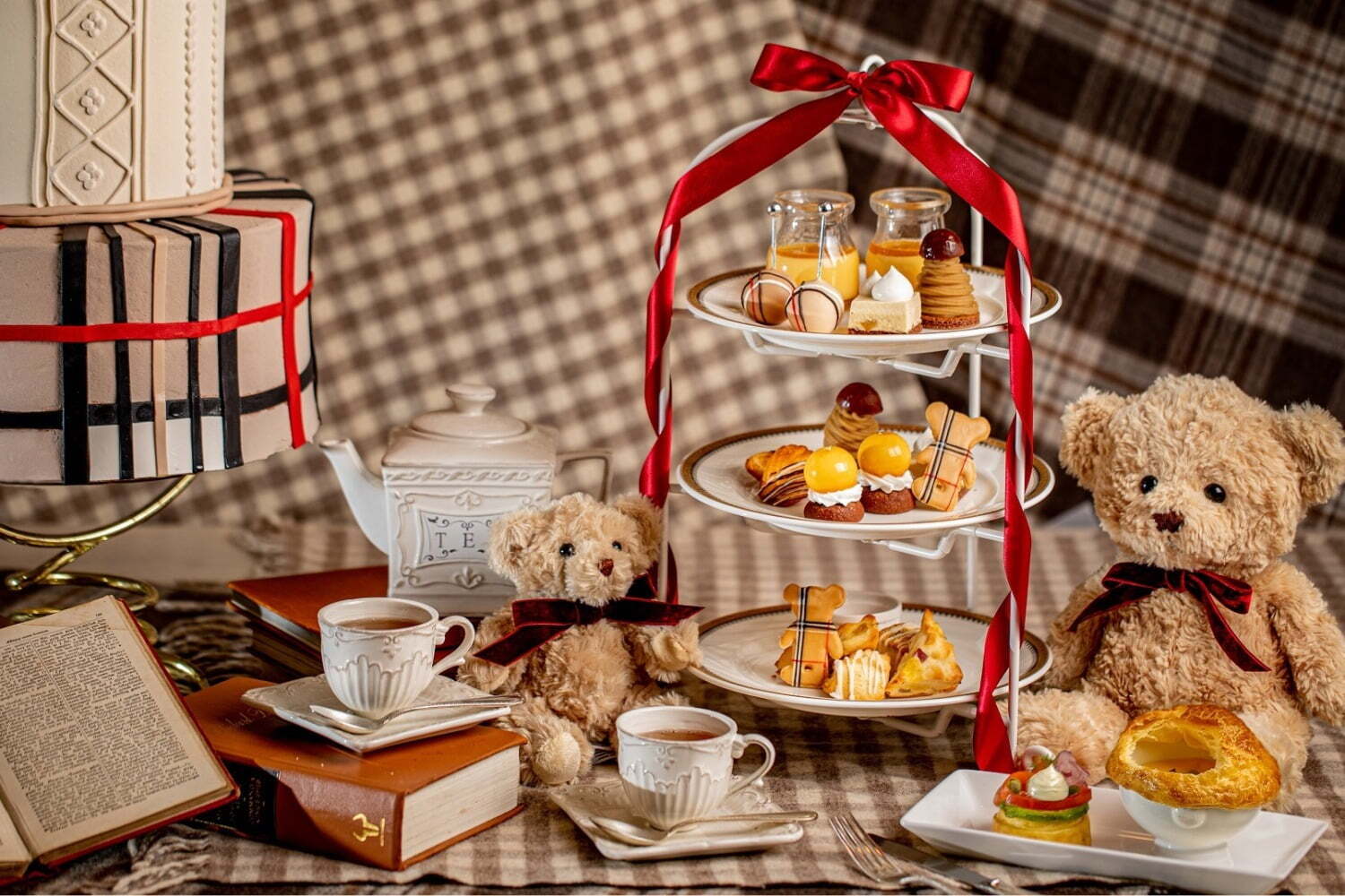 ロリポップキャンディー｜「クラシカルレディーのオータムアフタヌーンティー」大阪で、テディベアクッキーや秋の味覚モンブラン